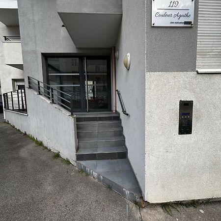 L'Havana : Proche Gare Partdieu / Aeroport / Groupama Stadium Villeurbanne Esterno foto