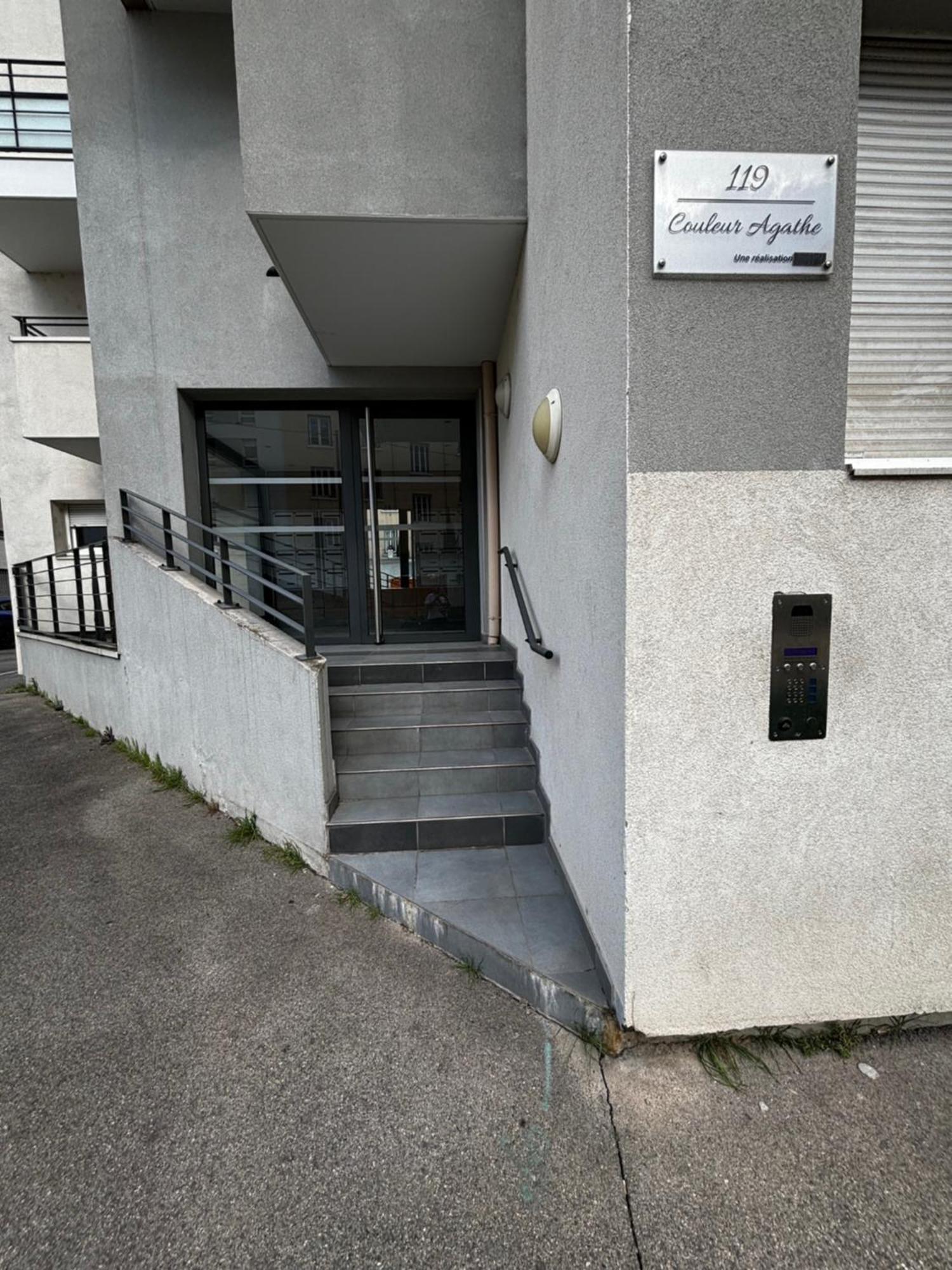 L'Havana : Proche Gare Partdieu / Aeroport / Groupama Stadium Villeurbanne Esterno foto